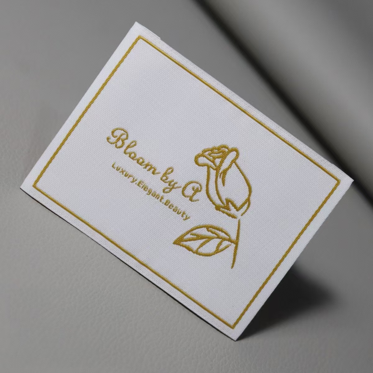 Woven hem label tags for clothing - YL-WL0004
