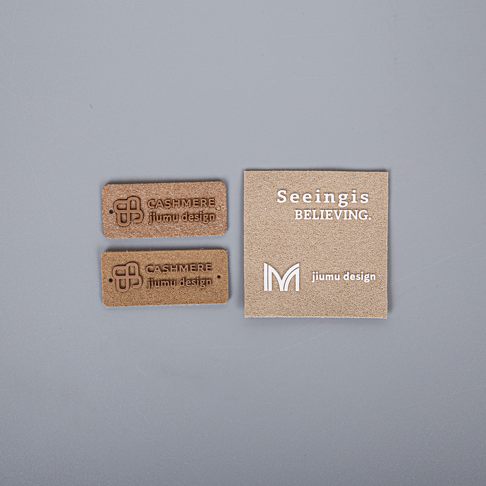 Garment Accessories Embossed Custom Logo Clothes -LPAT0033