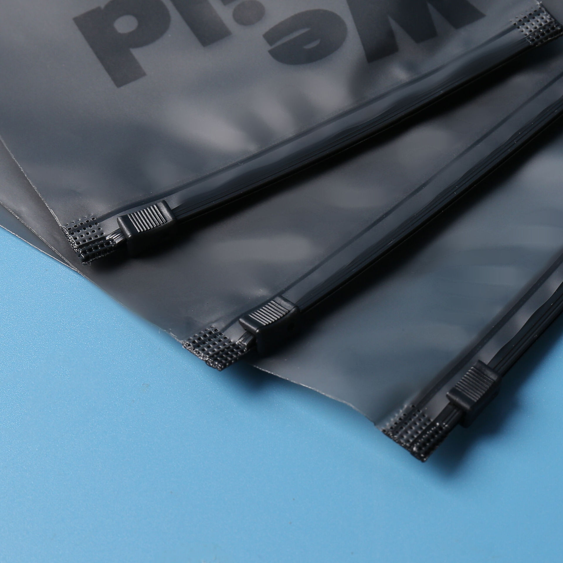 Translucent Matte Black Ziplock Bag- YL-FP0009