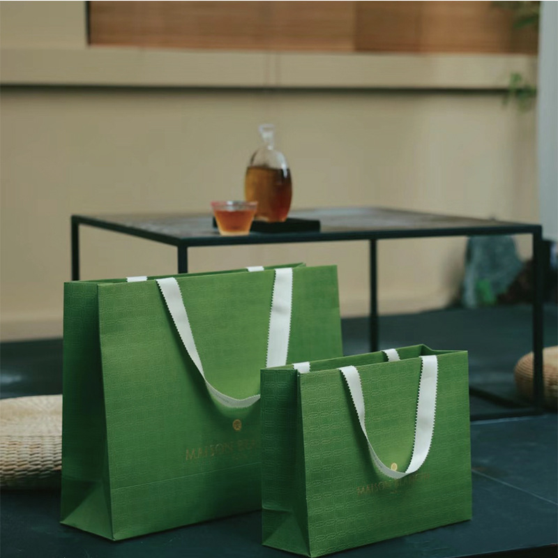  Eco-friendly Luxury Shopping Gift Paper Bags--YL-BAG0011